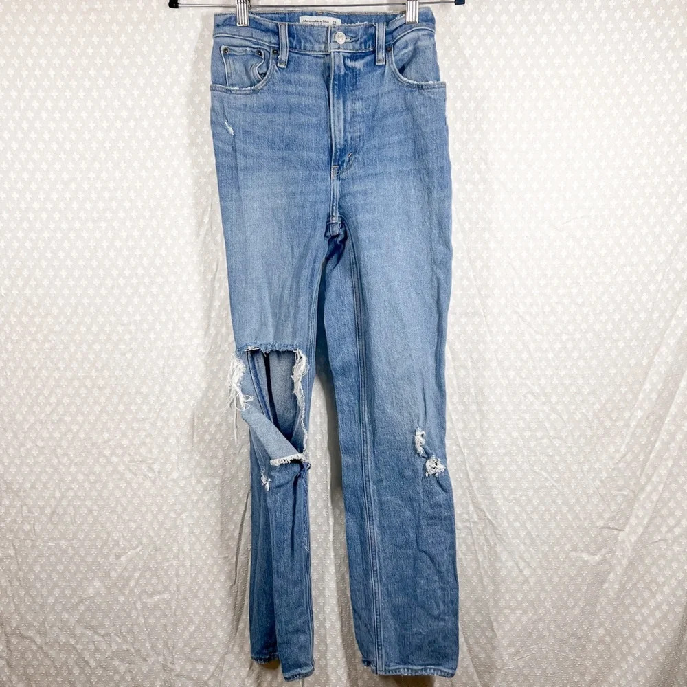 Abercrombie & Fitch The 90s Straight‎ Ultra High Rise Distressed Jeans